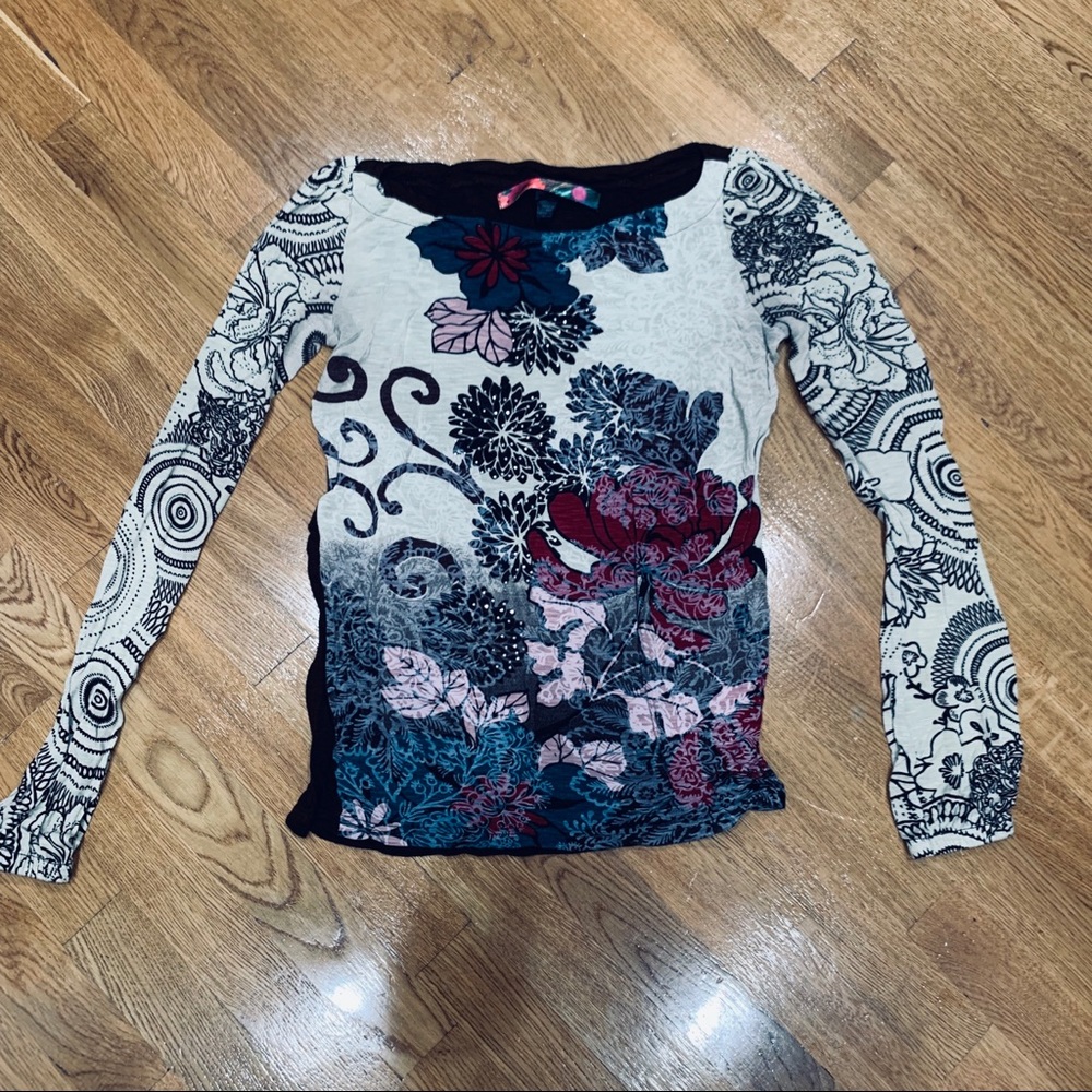Stunning Desigual long sleeve tee